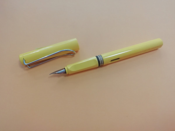 Füllhalter 018 LAMY safari yellow, M