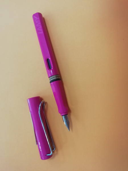 Füllhalter 017 LAMY safari pink, M