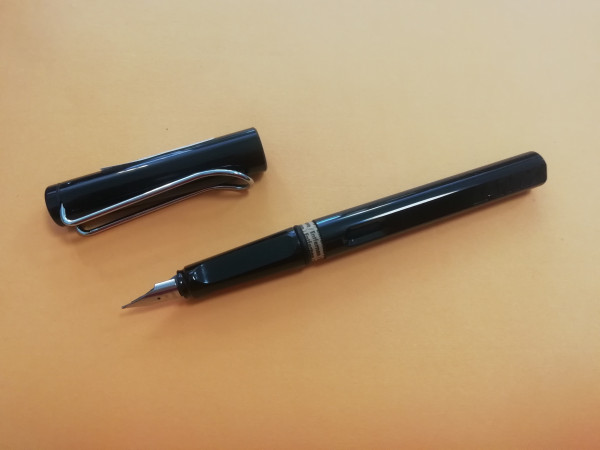 Füllhalter 017 LAMY safari black, M